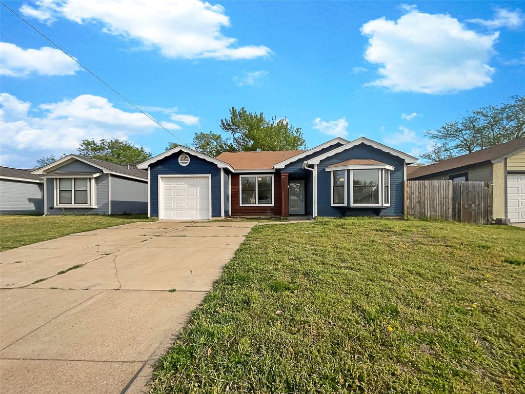 1625 Gentle Wind Drive, Arlington, TX 76018