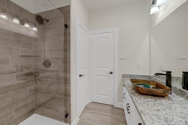 16936 W Ivanhoe, Montgomery, TX 77316