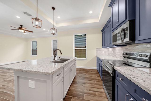 16936 W Ivanhoe, Montgomery, TX 77316