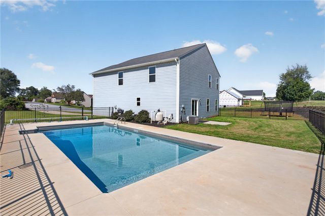 2007 Aberdeen Lane, Walhalla, SC 29691