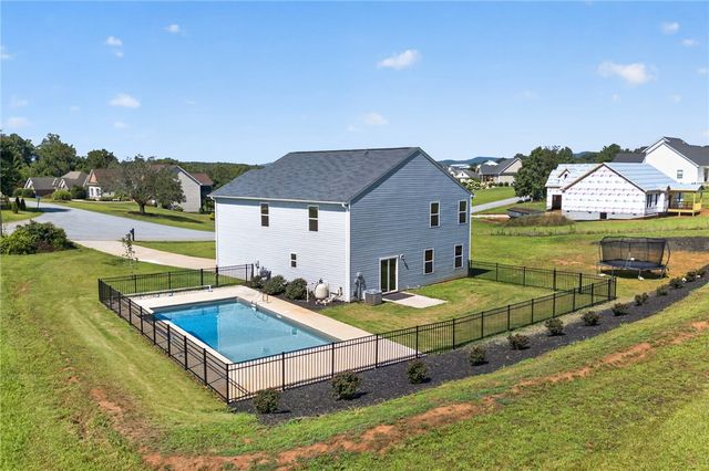 2007 Aberdeen Lane, Walhalla, SC 29691