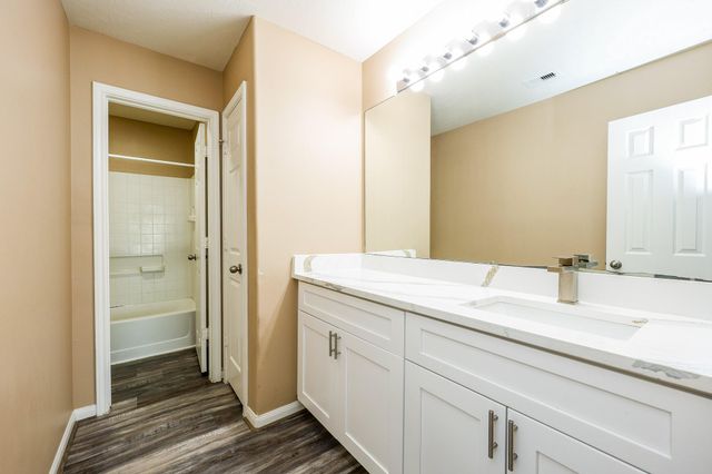6207 El Granate Drive, Houston, TX 77048
