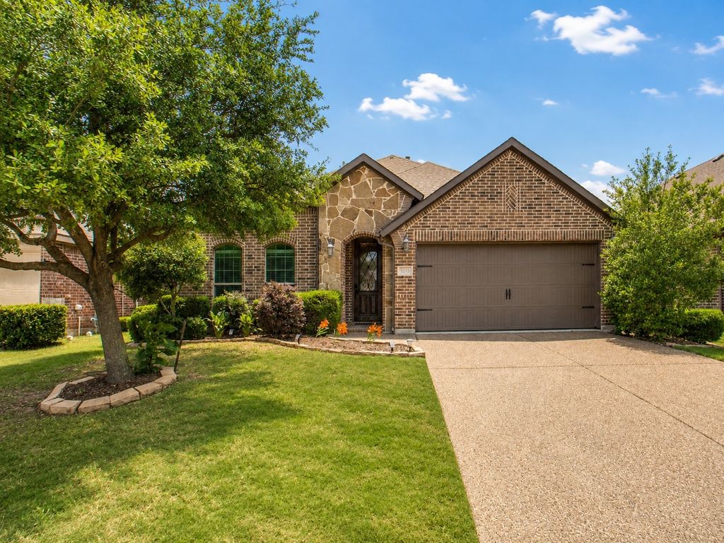 1305 Koto Wood Drive, Royse City, TX 75189