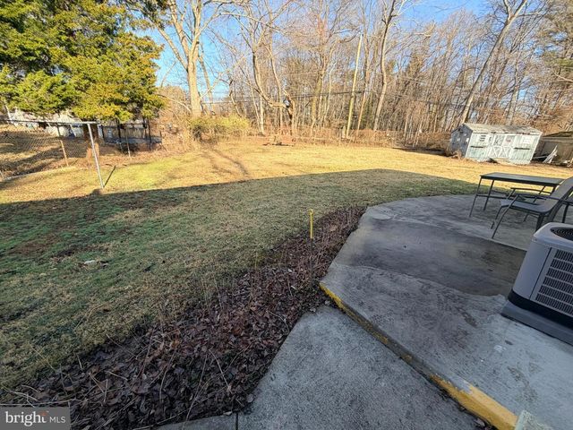 17 MAN O WAR DR, Media, PA 19063