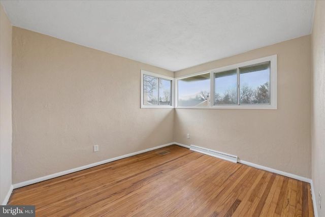 17 MAN O WAR DR, Media, PA 19063