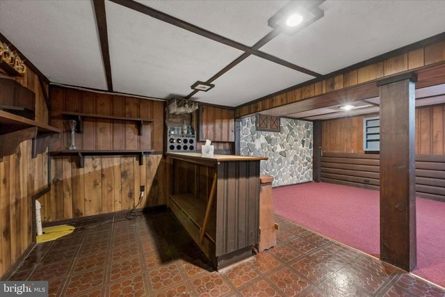 17 MAN O WAR DR, Media, PA 19063