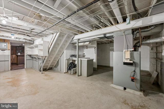 17 MAN O WAR DR, Media, PA 19063