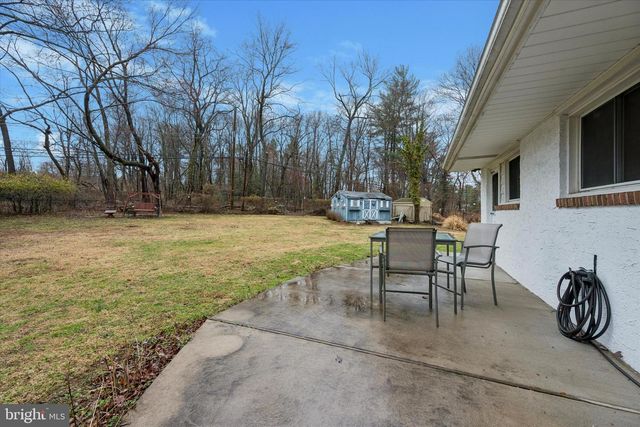 17 MAN O WAR DR, Media, PA 19063