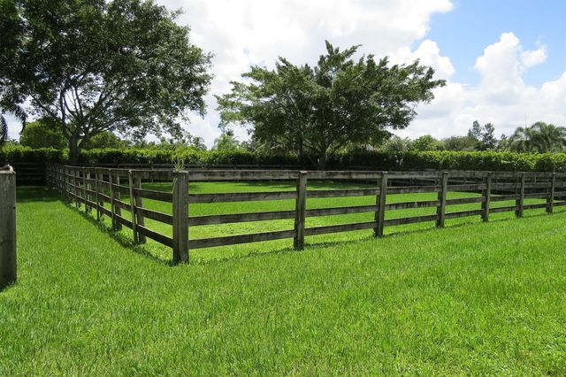 2705 Appaloosa Trail, Wellington, FL 33414
