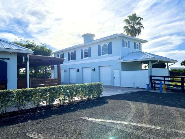 2705 Appaloosa Trail, Wellington, FL 33414