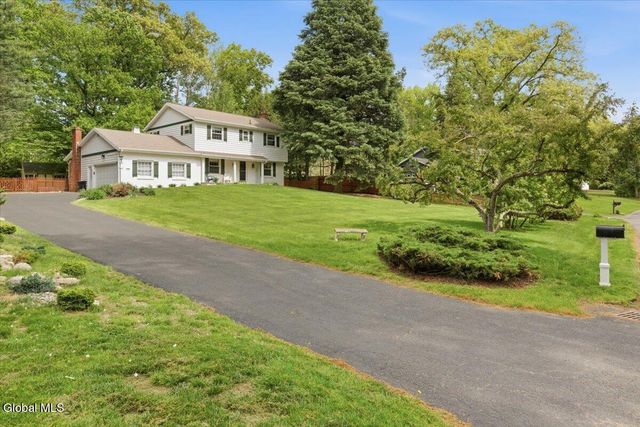 13 Sky Hollow Drive, Menands, NY 12204