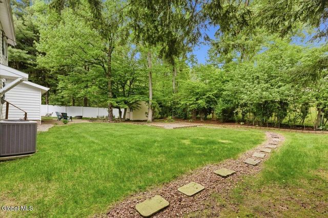 13 Sky Hollow Drive, Menands, NY 12204