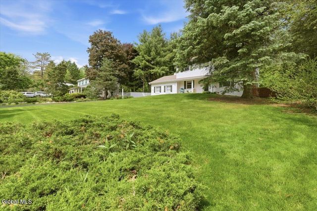 13 Sky Hollow Drive, Menands, NY 12204