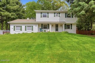 13 Sky Hollow Drive, Menands, NY 12204