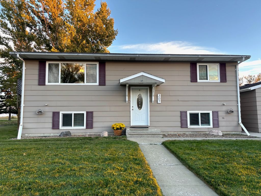 307 6th Avenue, Scobey, MT 59263 photo 2