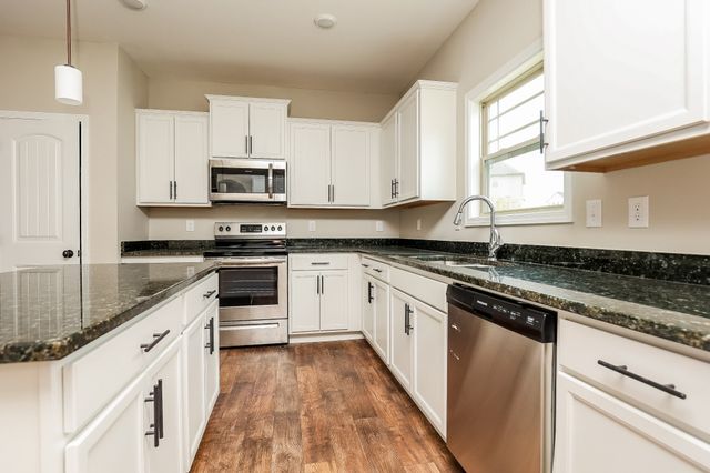 1205 Black Oak Cir, Clarksville, TN 37042