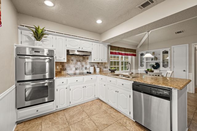 9731 Amberley Drive, Dallas, TX 75243