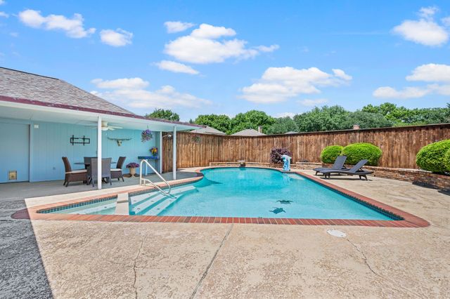 9731 Amberley Drive, Dallas, TX 75243