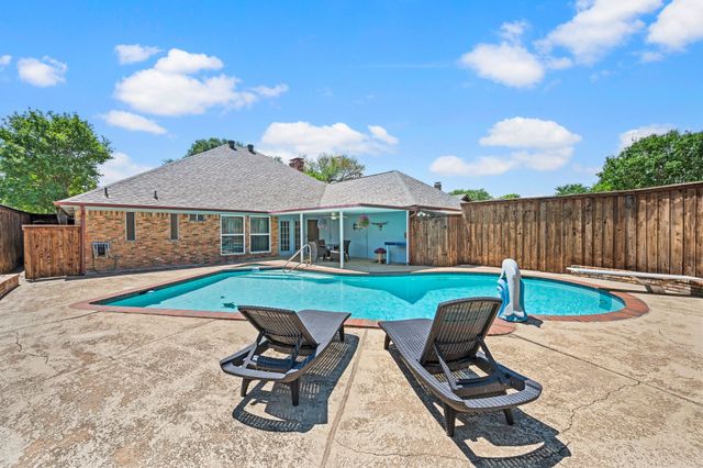 9731 Amberley Drive, Dallas, TX 75243