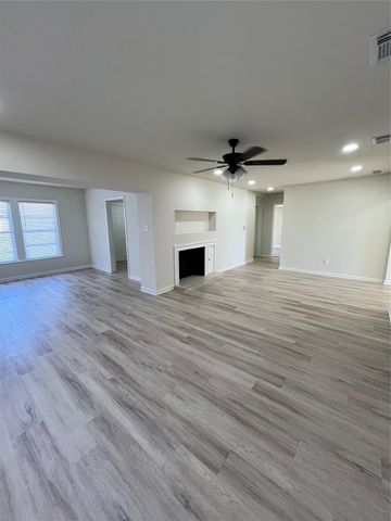 615 Eubanks Street, Houston, TX 77022