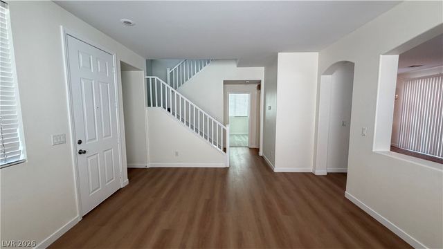 5557 STERLING VALLEY Court, Las Vegas, NV 89148