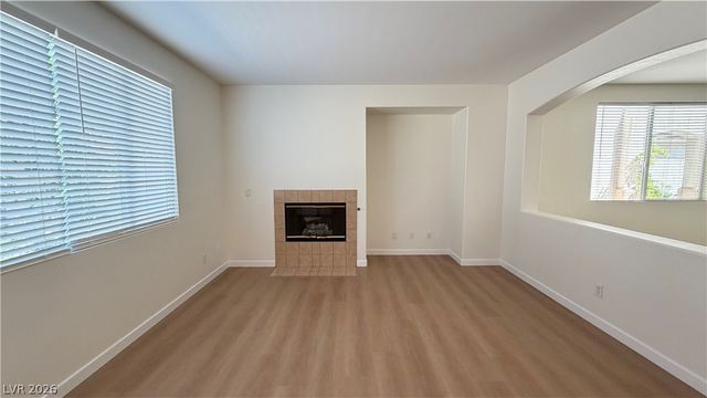 5557 STERLING VALLEY Court, Las Vegas, NV 89148