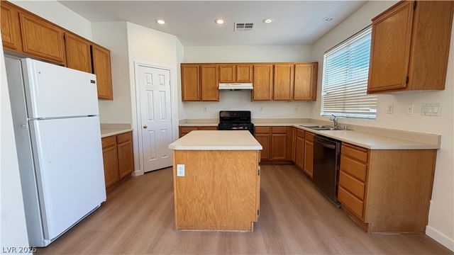 5557 STERLING VALLEY Court, Las Vegas, NV 89148