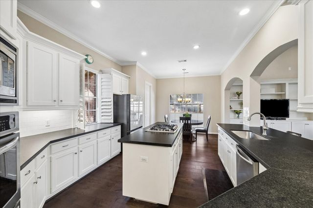 5926 Juniper Bluff Court, Kingwood, TX 77345