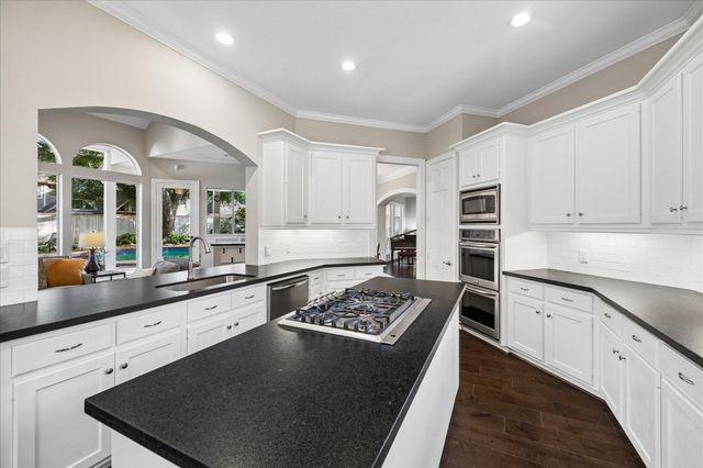 5926 Juniper Bluff Court, Kingwood, TX 77345