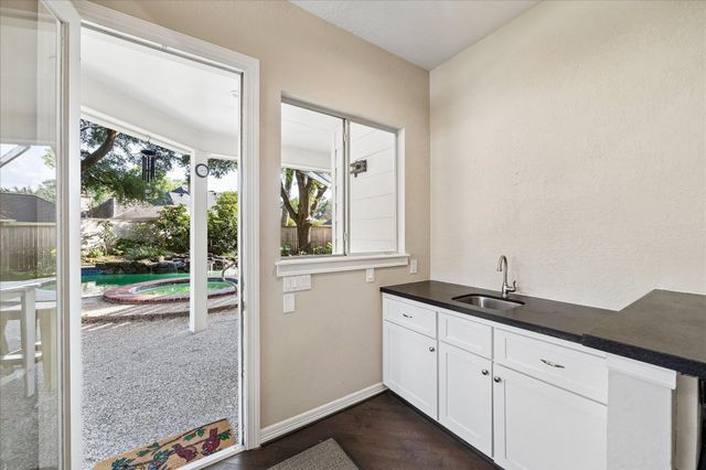 5926 Juniper Bluff Court, Kingwood, TX 77345