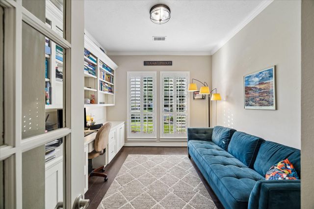 5926 Juniper Bluff Court, Kingwood, TX 77345