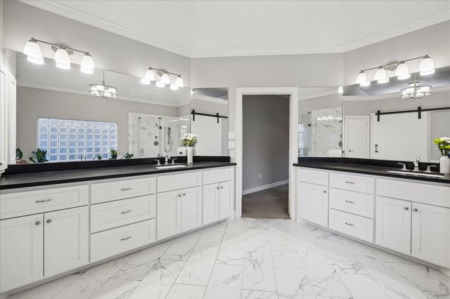 5926 Juniper Bluff Court, Kingwood, TX 77345