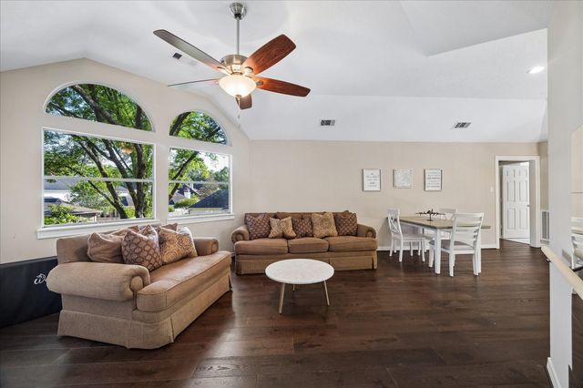 5926 Juniper Bluff Court, Kingwood, TX 77345