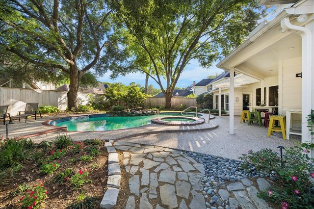 5926 Juniper Bluff Court, Kingwood, TX 77345