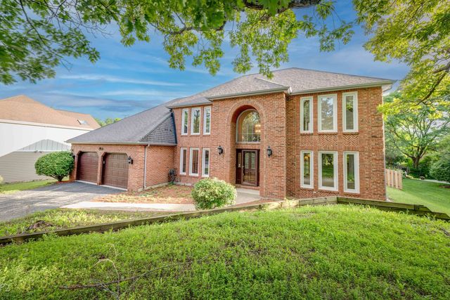 2004 MUSTANG Drive, Naperville, IL 60565