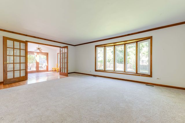2004 MUSTANG Drive, Naperville, IL 60565