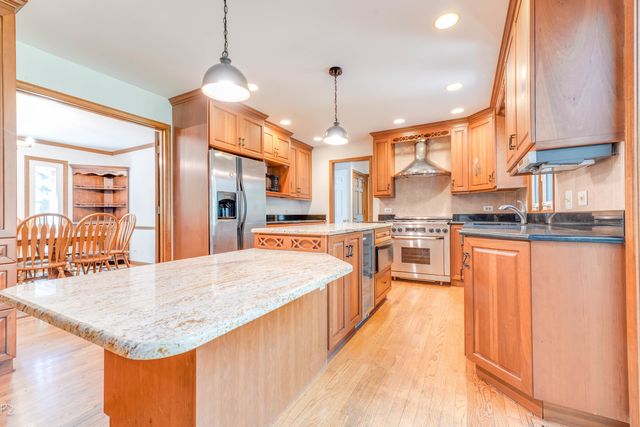 2004 MUSTANG Drive, Naperville, IL 60565