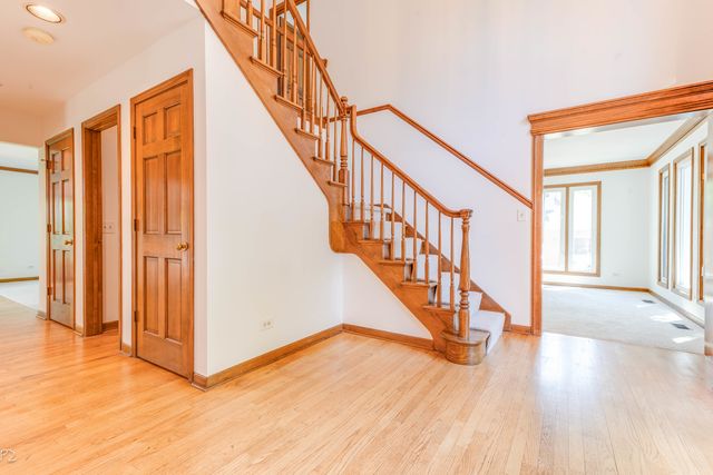 2004 MUSTANG Drive, Naperville, IL 60565