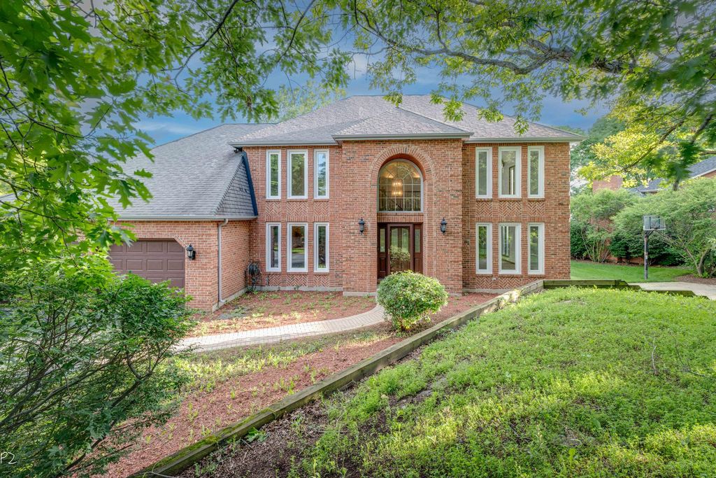 2004 MUSTANG Drive, Naperville, IL 60565