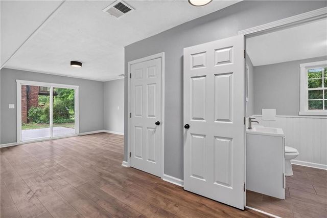 4373 Sun Valley Boulevard, East Point, GA 30344