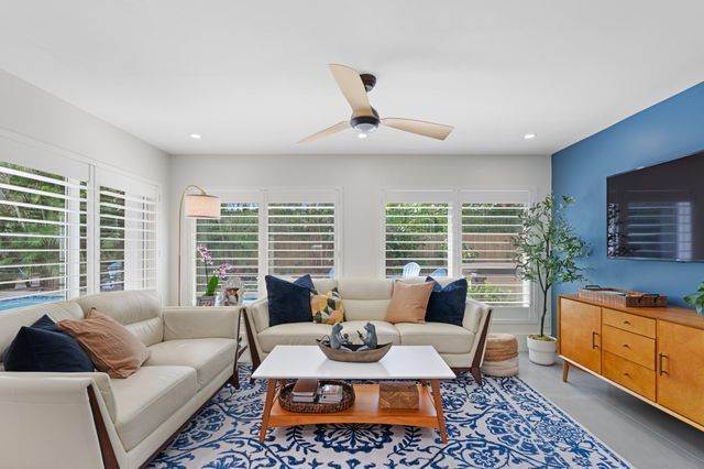 450 NE 5th Circle, Boca Raton, FL 33431