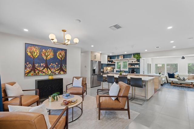 450 NE 5th Circle, Boca Raton, FL 33431