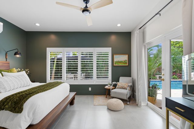 450 NE 5th Circle, Boca Raton, FL 33431