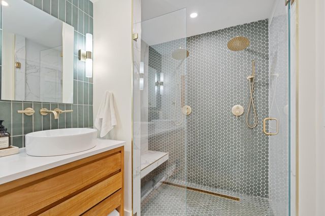 450 NE 5th Circle, Boca Raton, FL 33431