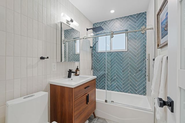 450 NE 5th Circle, Boca Raton, FL 33431