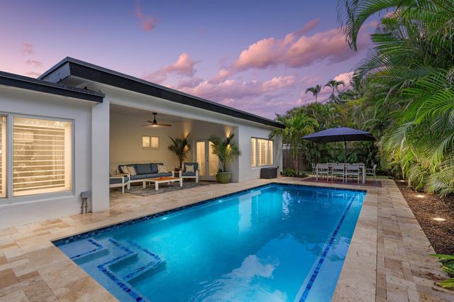 450 NE 5th Circle, Boca Raton, FL 33431