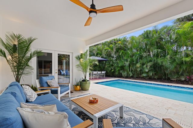 450 NE 5th Circle, Boca Raton, FL 33431