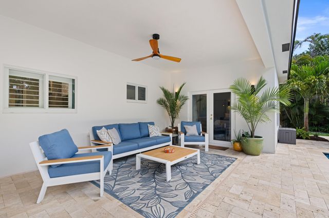 450 NE 5th Circle, Boca Raton, FL 33431