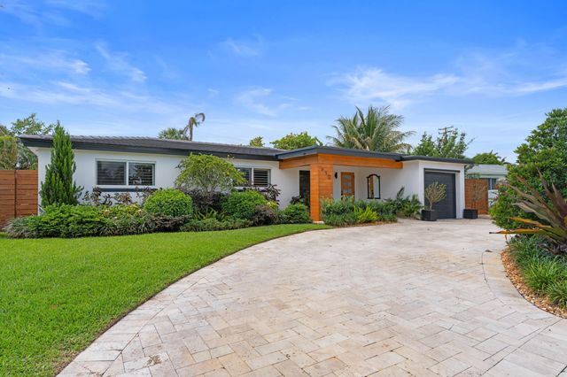 450 NE 5th Circle, Boca Raton, FL 33431