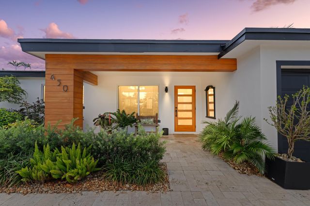 450 NE 5th Circle, Boca Raton, FL 33431